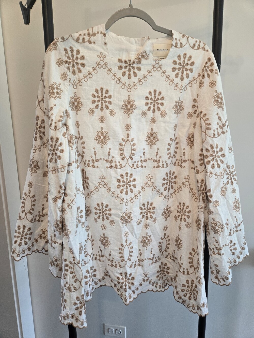 Veiled Embroidered Linen Blend Top | White & Taupe Floral Eyelet | Size Large